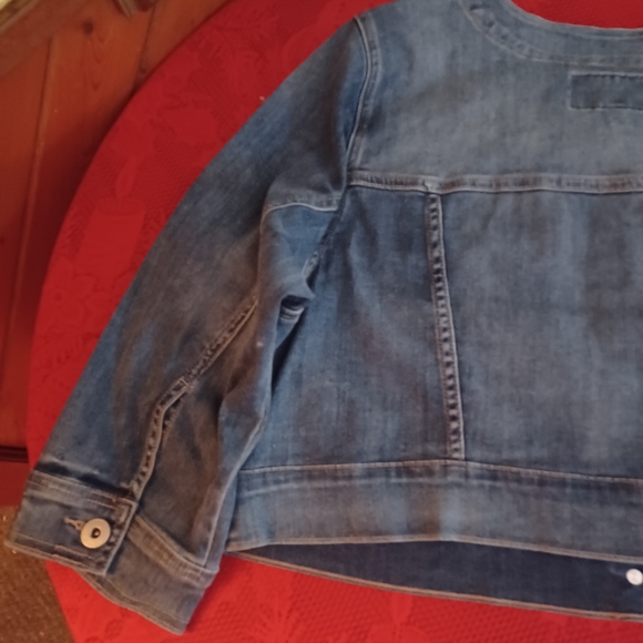 Torrid 14/16 Jean jacket - Picture 4 of 7